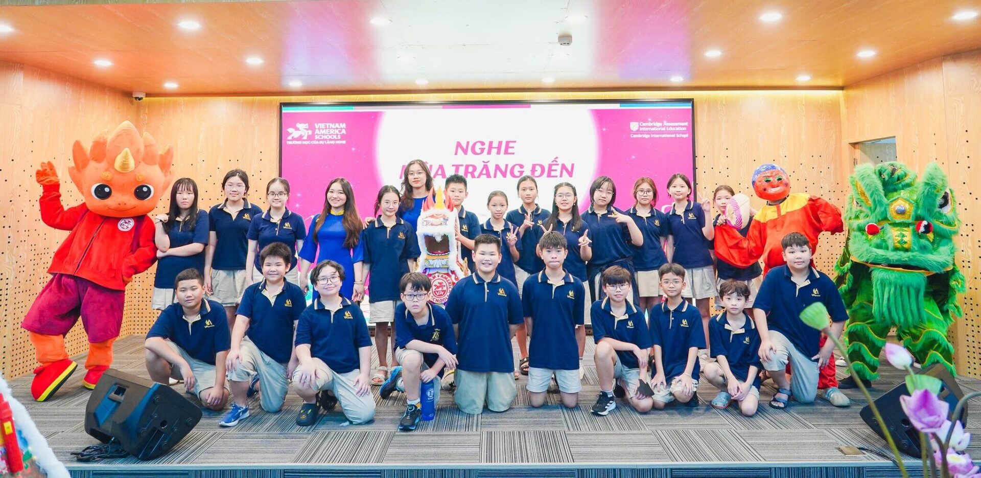 Học sinh THPT VA Schools Bình Thới tham gia lễ hội trung thu