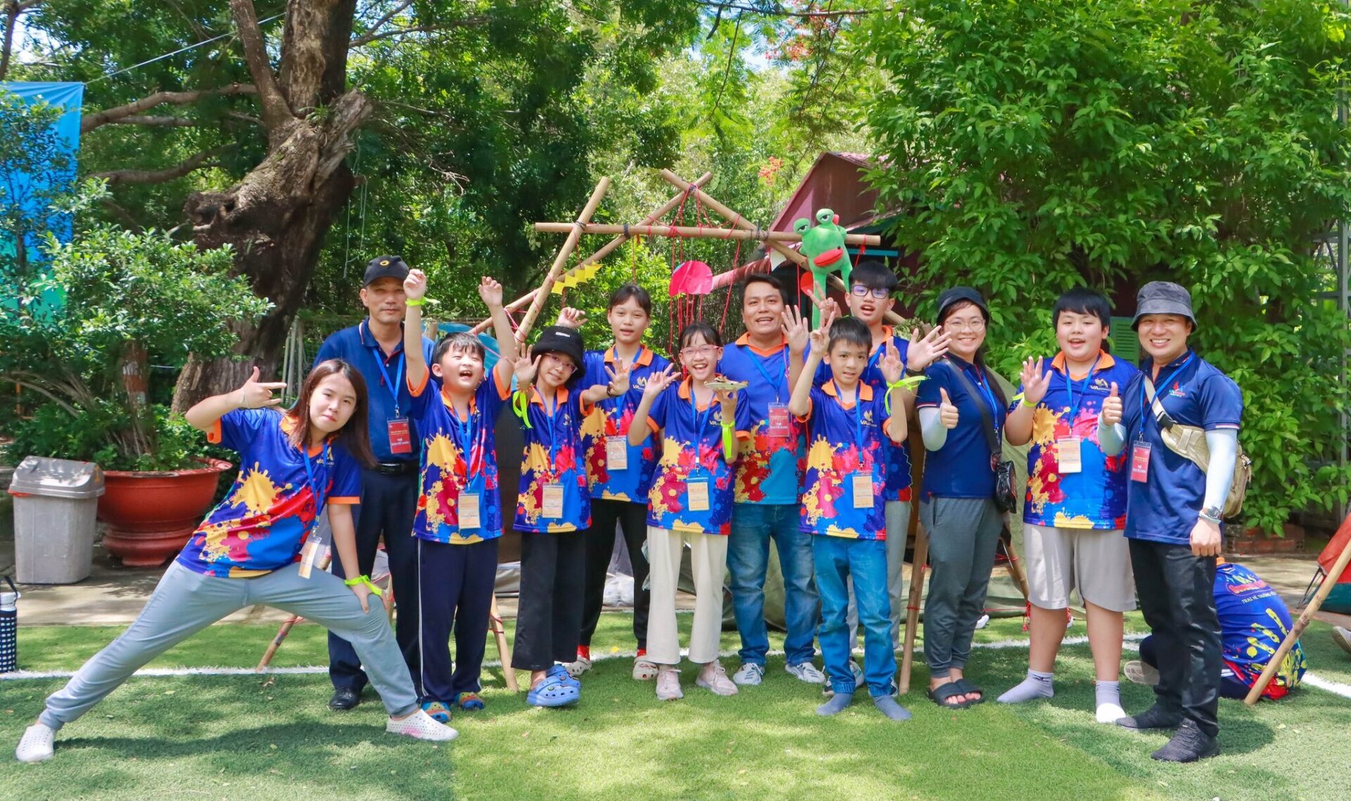 học sinh khối phổ thông dã ngoại trong chương trình hè tại VA Schools