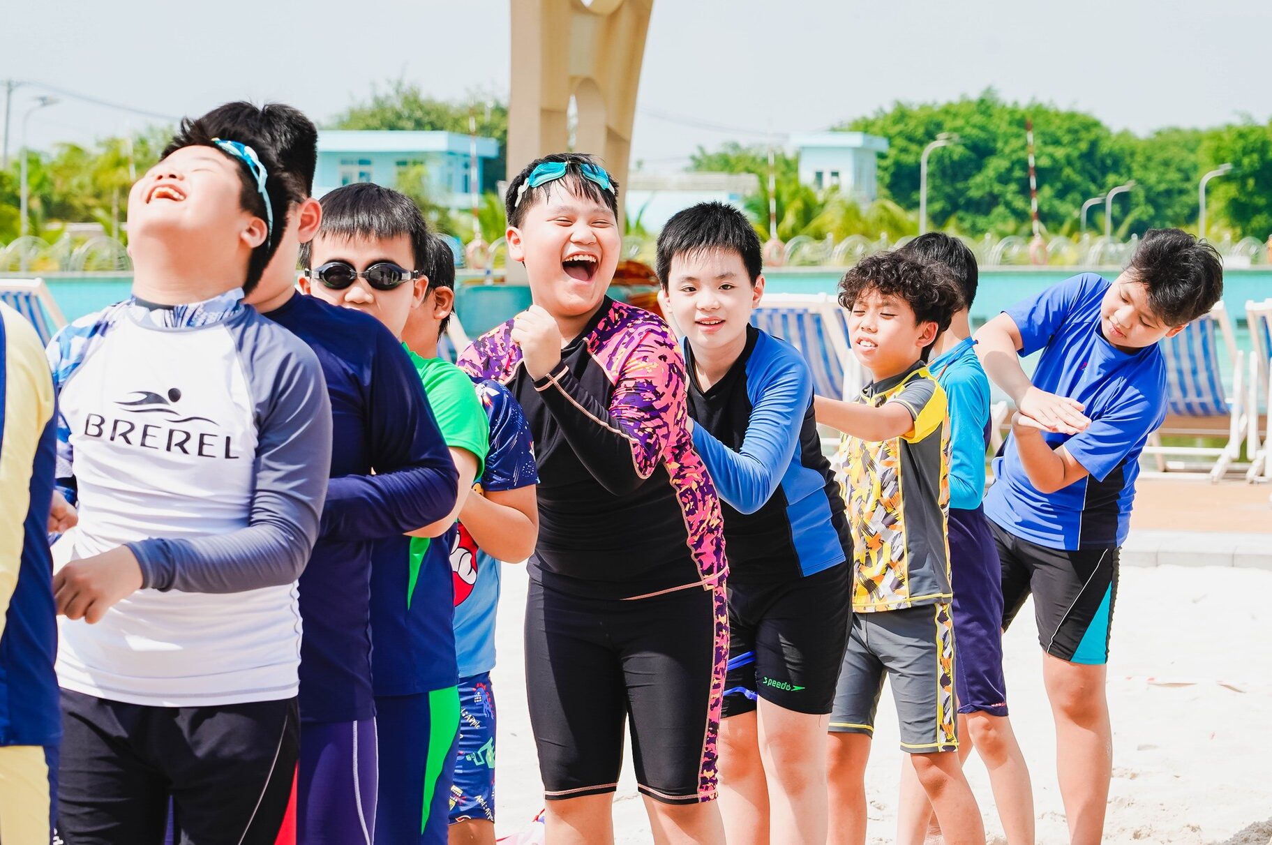 học sinh VA hoạt động vui đùa trong chương trình hè